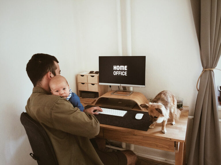 Na gauči, balkóně nebo na peci. Jak vypadá home office v podání Lužánek