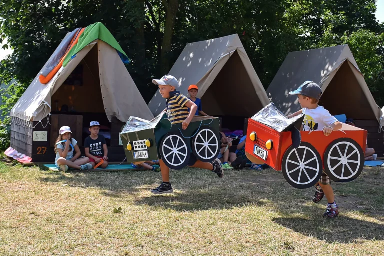 Letní jízda začíná přihlášením na tábor